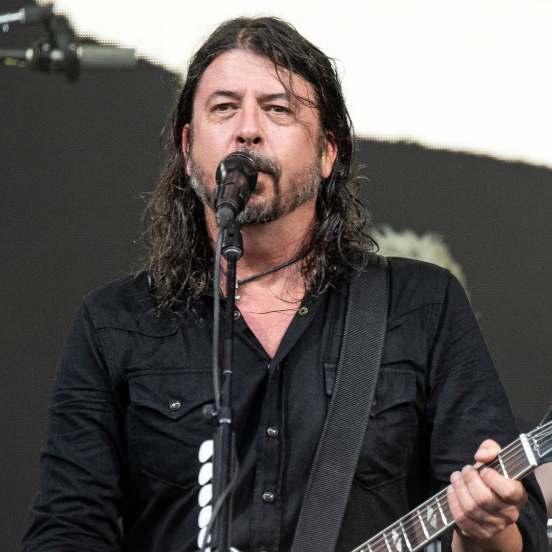 Dave Grohl’s Daughter Violet Sings at Foo Fighters’ Glastonbury Show